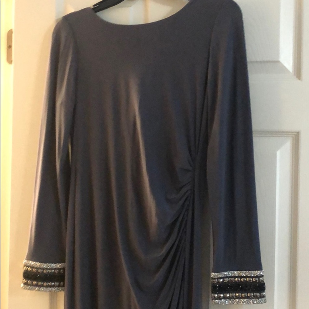 ☂️2/$30☂️Gray long dress, size 6